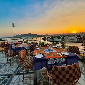 Mewar Haveli - At Pichola Hotel